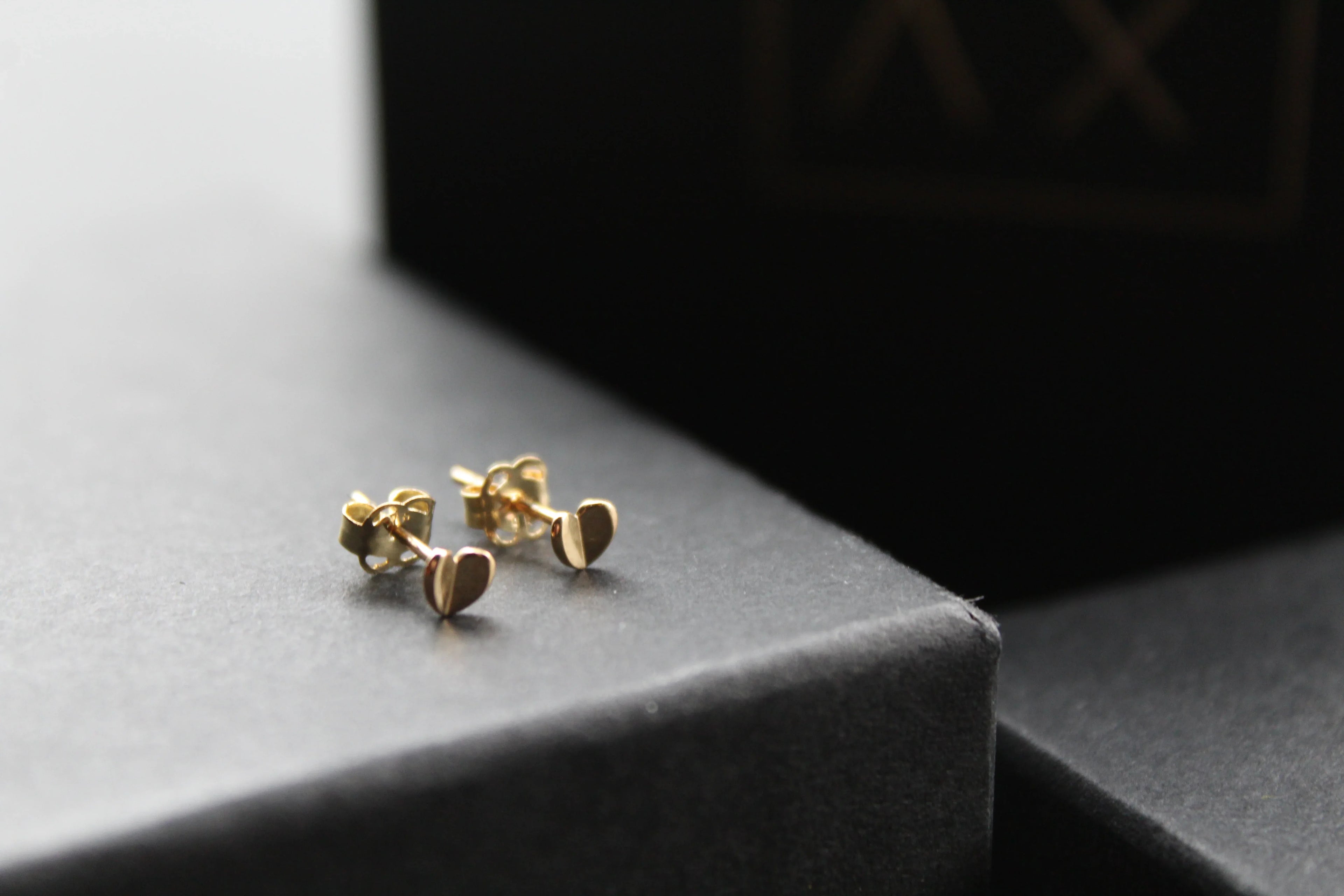 9ct Gold Heart Stud Earrings - Swax Jewellery Barmouth