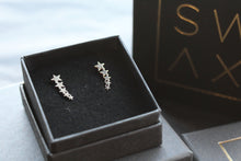 Load image into Gallery viewer, 9ct Gold Shooting Star Studs
