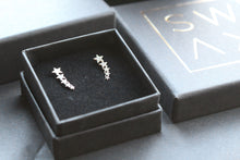 Load image into Gallery viewer, 9ct Gold Shooting Star Studs
