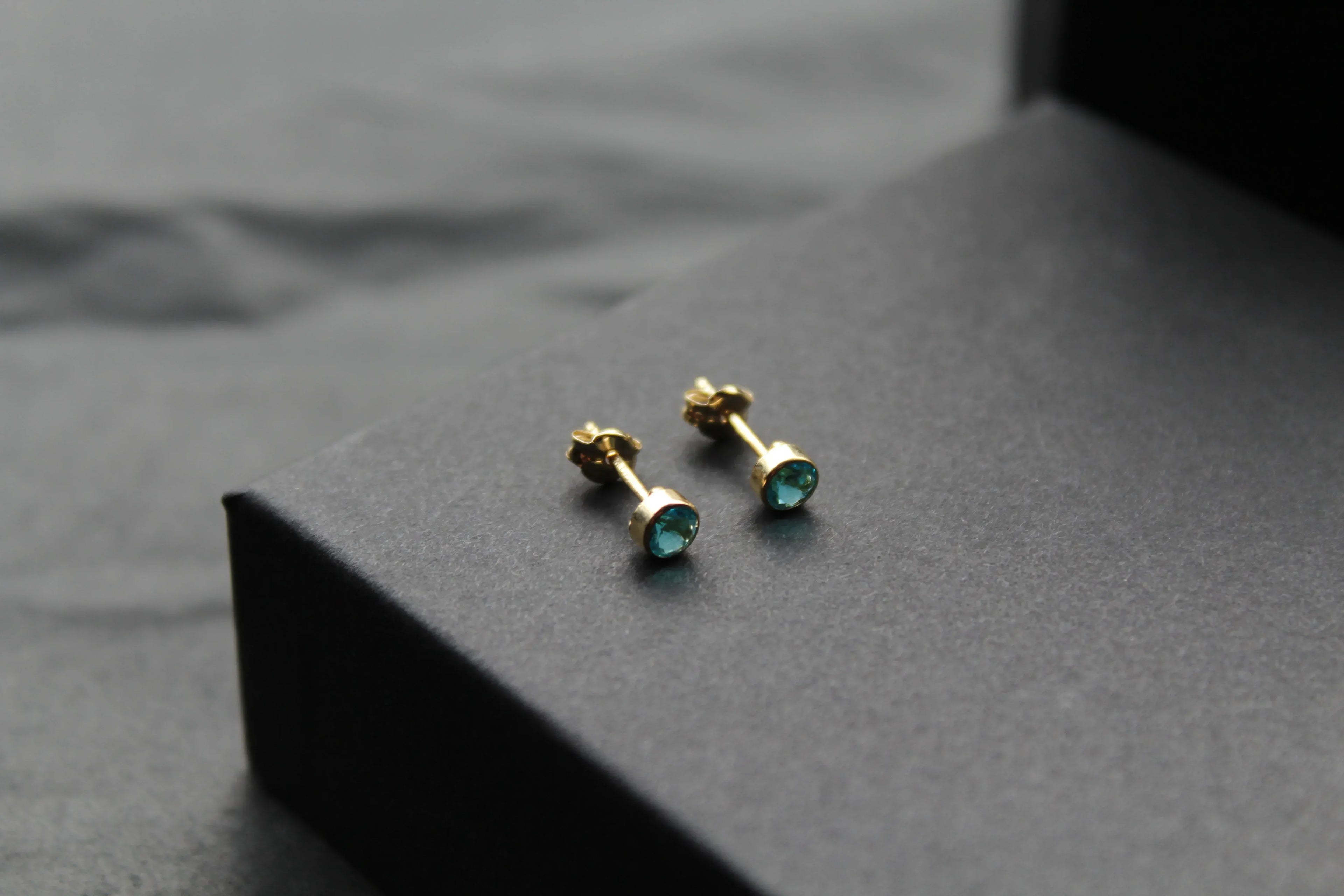 9ct Gold Studs - Swax Jewellery Barmouth