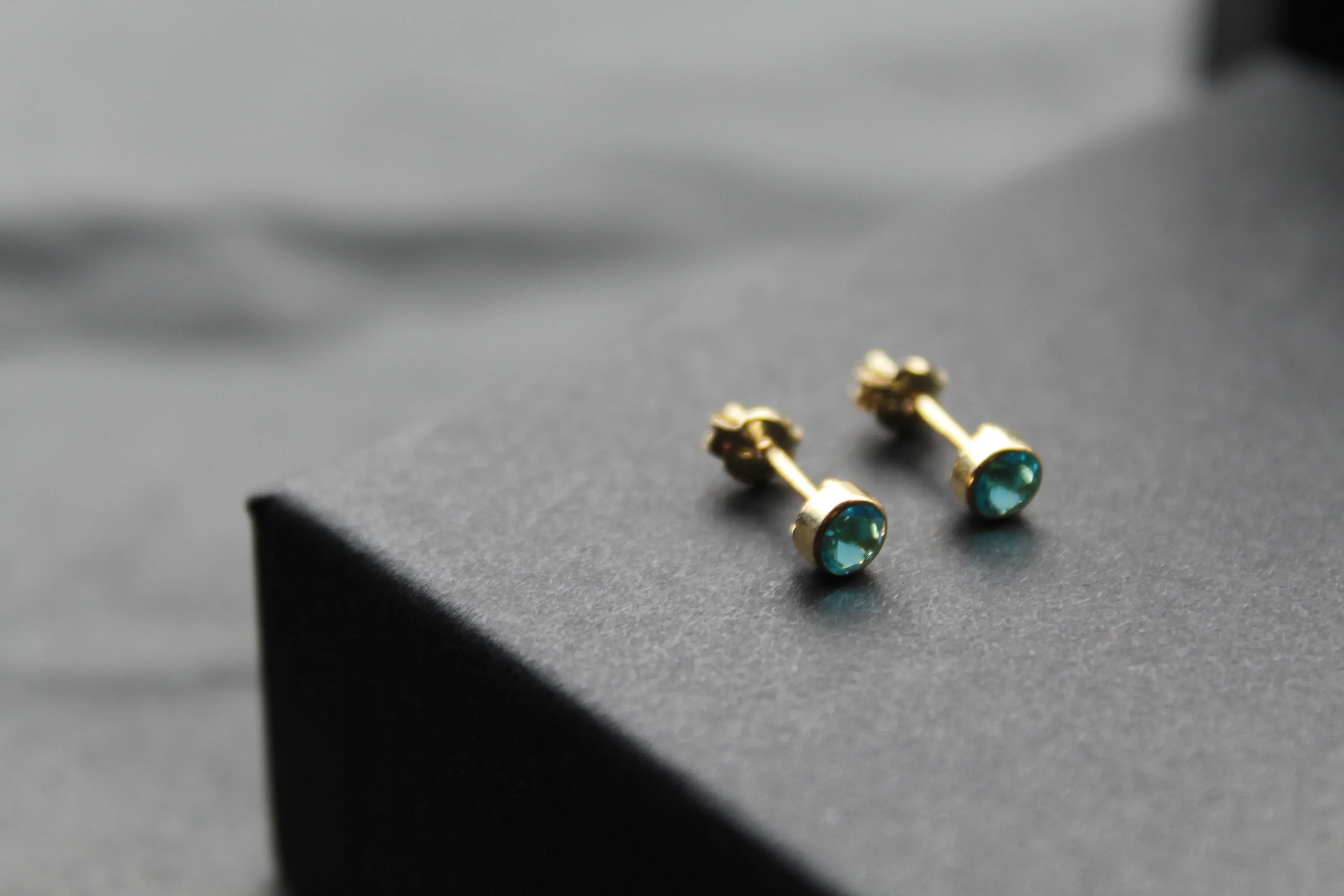 9ct Gold Studs - Swax Jewellery Barmouth