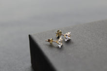 Load image into Gallery viewer, 9ct Gold square  Clear CZ Studs
