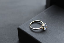 Load image into Gallery viewer, 9ct Solitaire Clear CZ Ring
