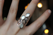 Load image into Gallery viewer, Adjustable Mother Of Pearl Tendril Ring
