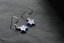 Load image into Gallery viewer, Blue Flower Earrings
