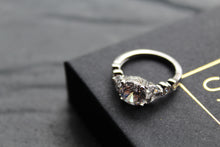 Load image into Gallery viewer, Clear CZ  Laurel Leaf Ring
