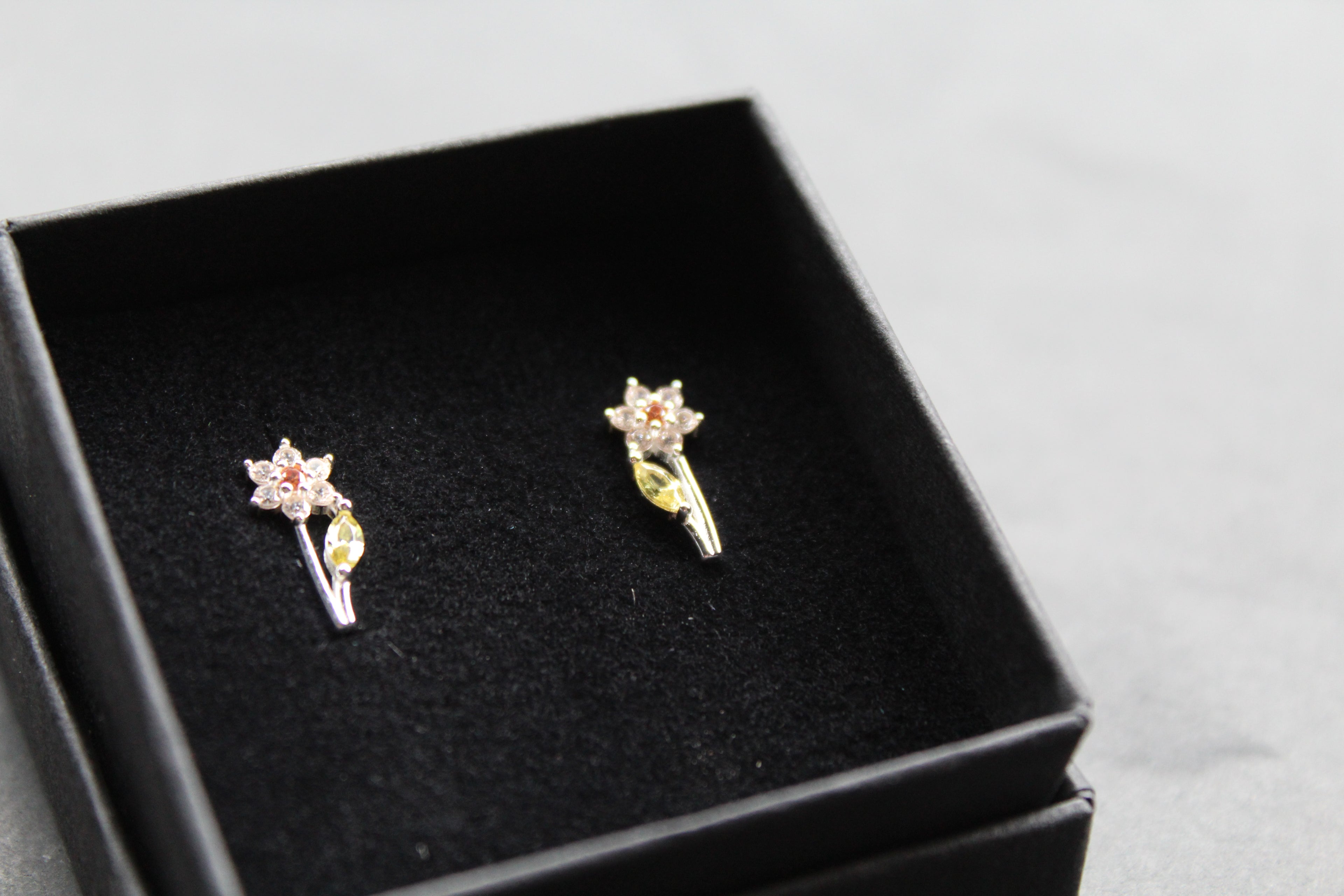 Cubic Zirconia Silver Daffodil Studs