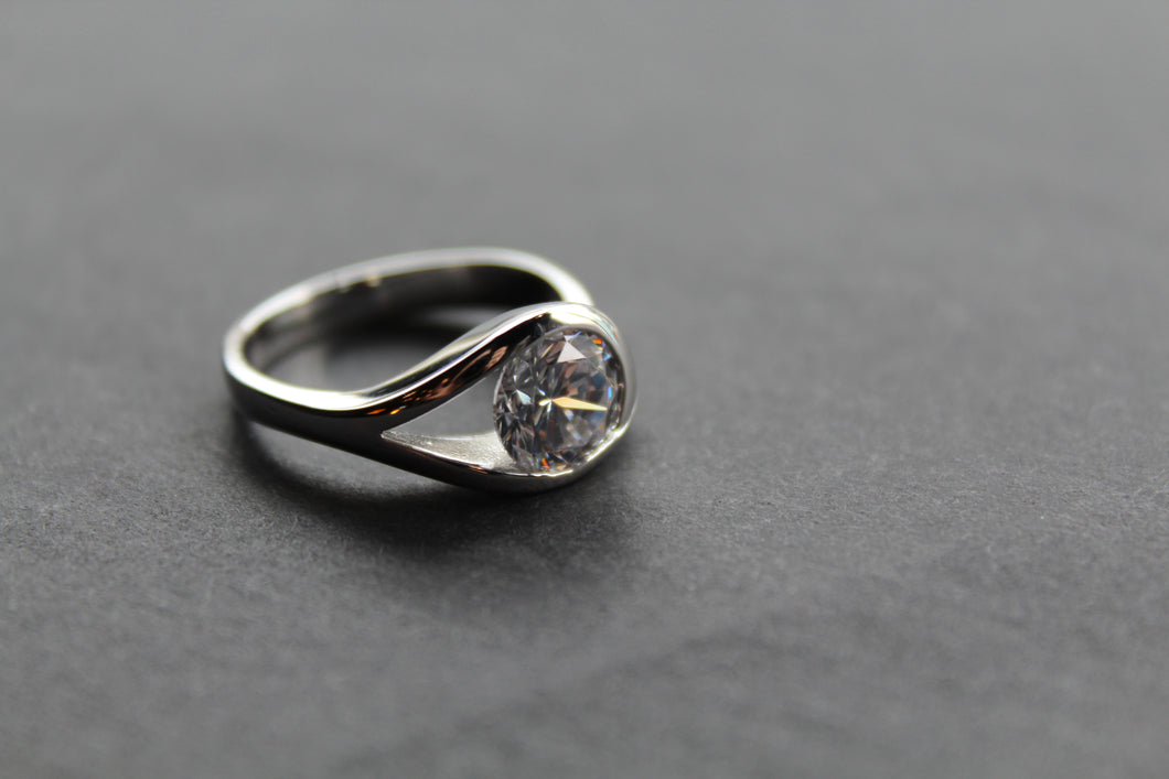 Elegant Silver and Clear CZ Solitaire Eye Ring