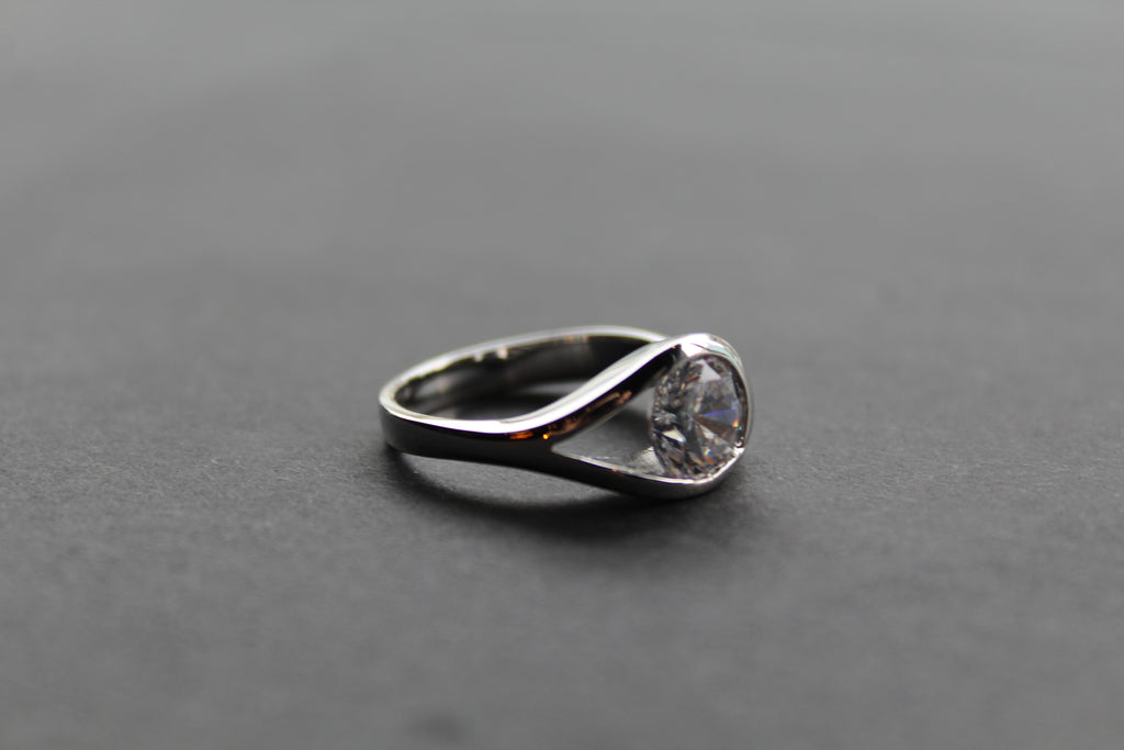 Elegant Silver and Clear CZ Solitaire Eye Ring