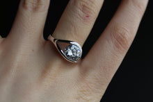 Load image into Gallery viewer, Elegant Silver and Clear CZ Solitaire Eye Ring
