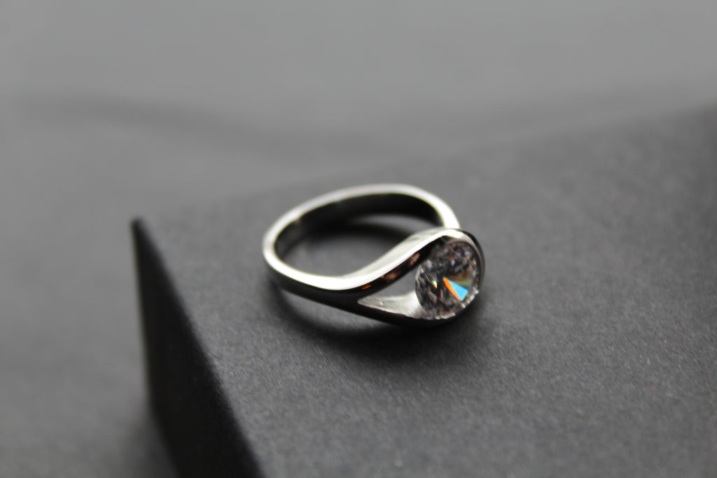 Elegant Silver and Clear CZ Solitaire Eye Ring