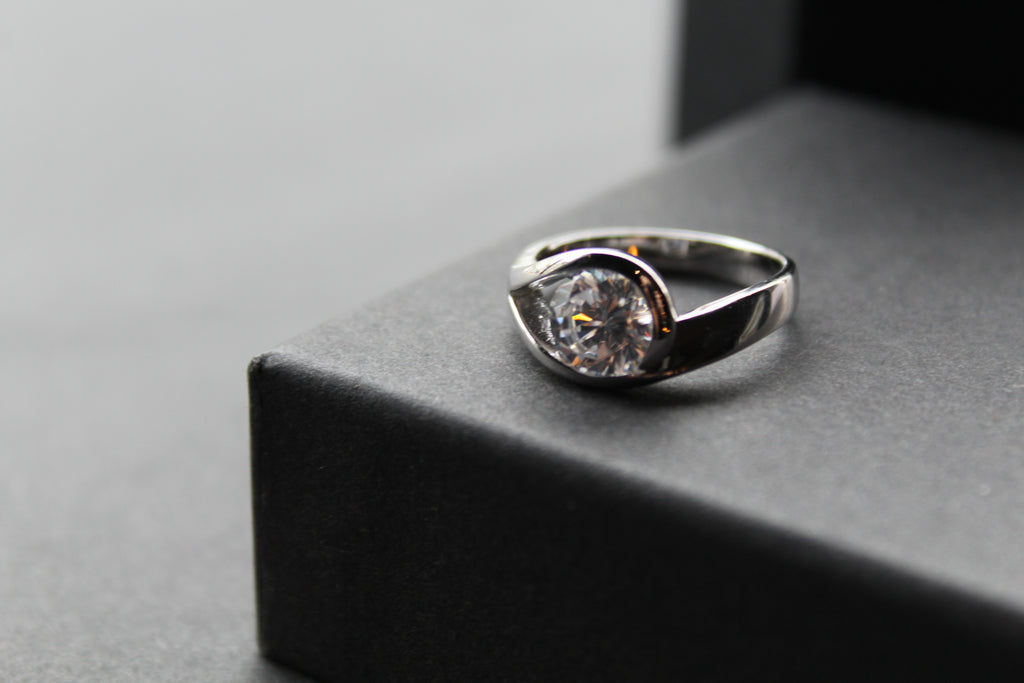 Elegant Silver and Clear CZ Solitaire Eye Ring