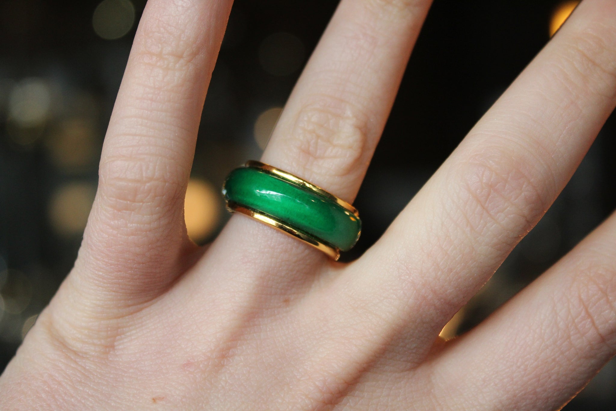 Emerald green cocktail ring hotsell