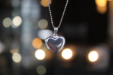 Load image into Gallery viewer, Flat Plain Heart Locket
