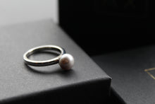 Load image into Gallery viewer, Freshwater Pearl Rings
