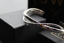 Load image into Gallery viewer, Hammered and Shiny Kiss Cuff
