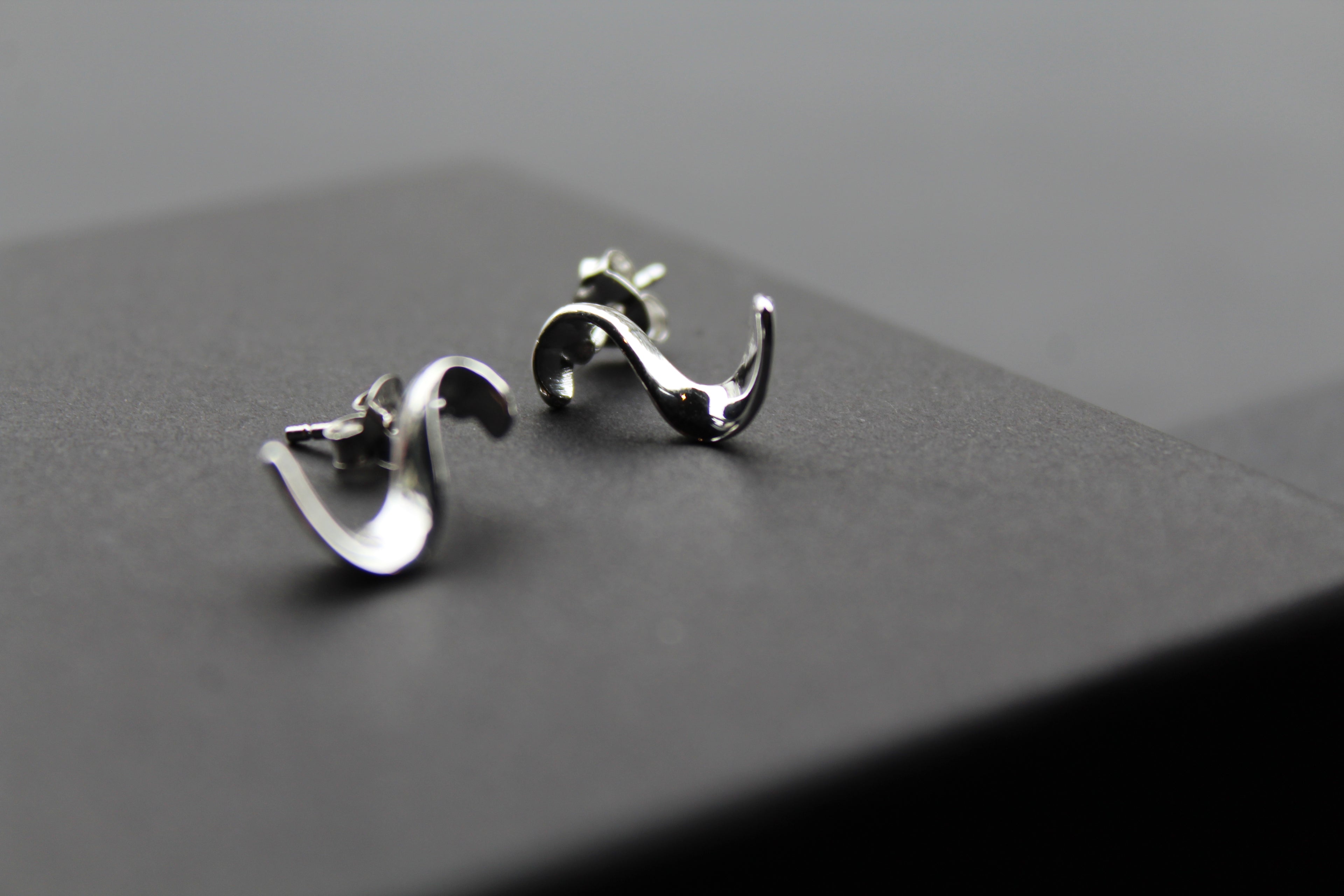 High Shine Swirl Stud