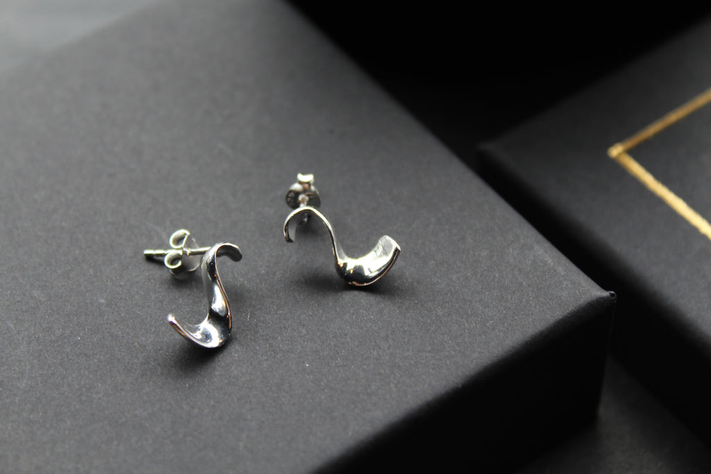 High Shine Swirl Stud