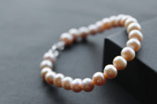 Load image into Gallery viewer, Peach Fresh Water Pearl Bracelet
