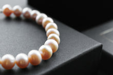 Load image into Gallery viewer, Peach Fresh Water Pearl Bracelet
