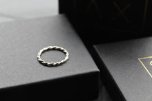 Load image into Gallery viewer, Plain &amp; Twisted Thin Silver Band Ring
