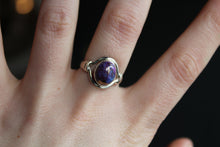 Load image into Gallery viewer, Purple Copper Turquoise Oval Ring
