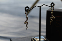 Load image into Gallery viewer, Serpent Huggies
