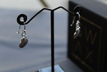 Load image into Gallery viewer, Silver Scallop Drop Earrings
