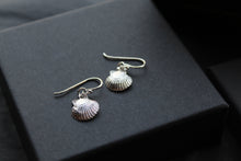 Load image into Gallery viewer, Silver Scallop Drop Earrings
