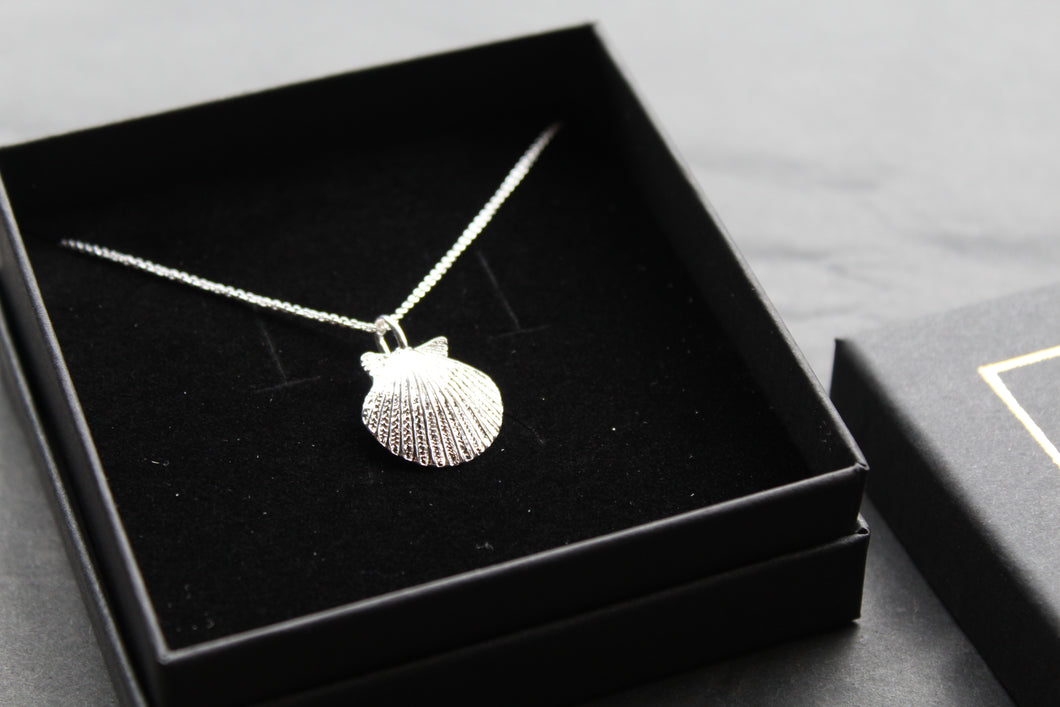 Silver Scallop Necklace