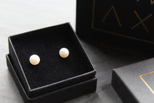Load image into Gallery viewer, Simple Silver Pearl Studs
