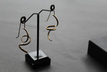 Load image into Gallery viewer, Spring Earrings

