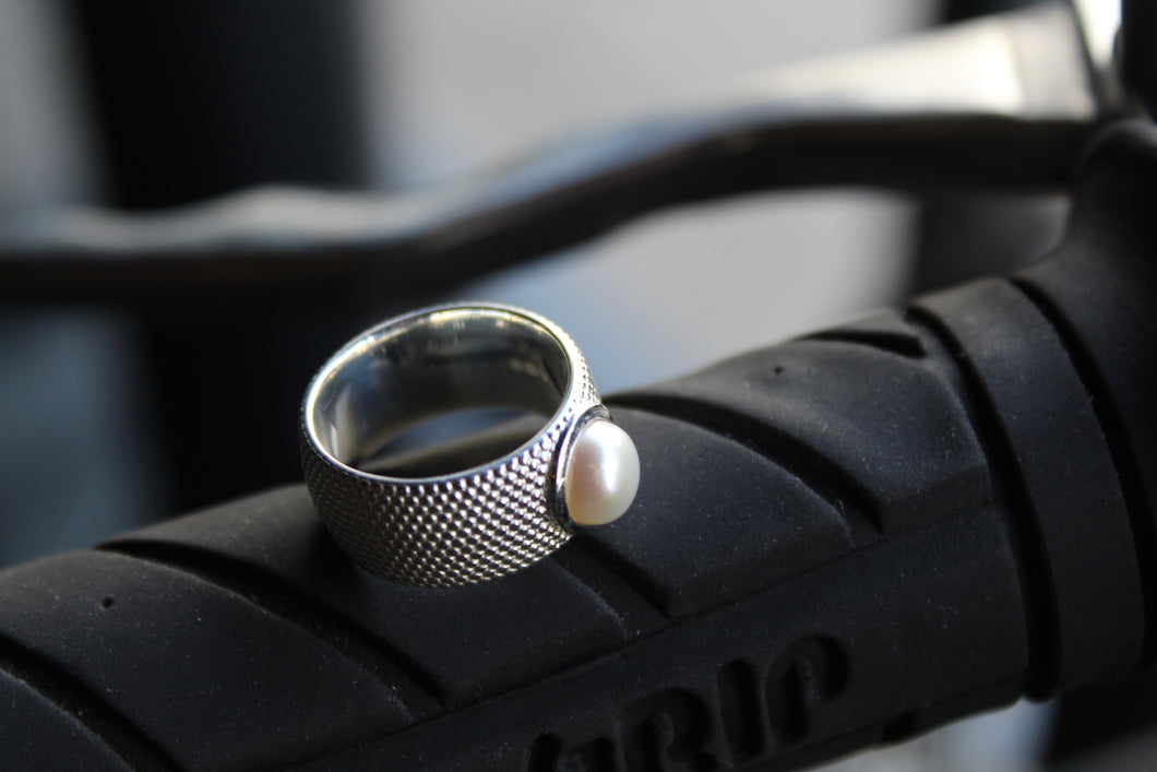 7mm Pearl Dots Ring