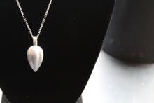 Load image into Gallery viewer, Brushed Silver Bud Necklace
