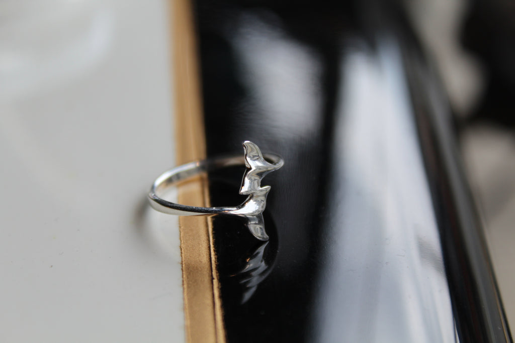 Whale Tail Ring