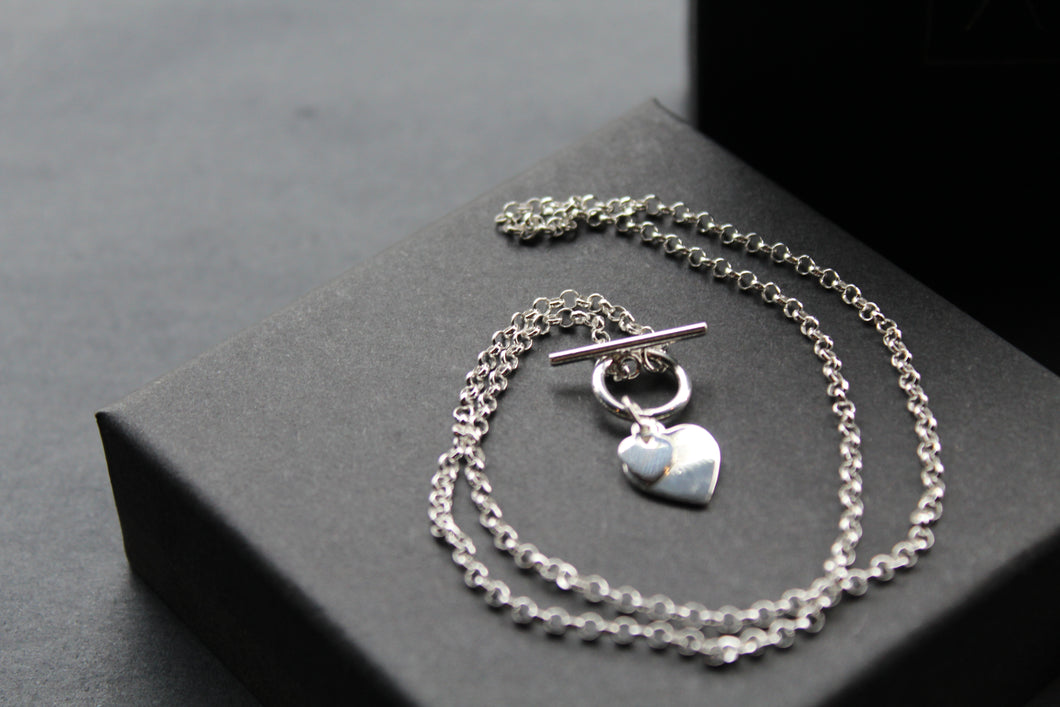T- Bar Hearts Chain Necklace