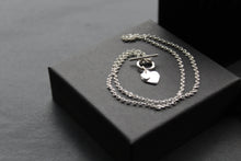 Load image into Gallery viewer, T- Bar Hearts Chain Necklace
