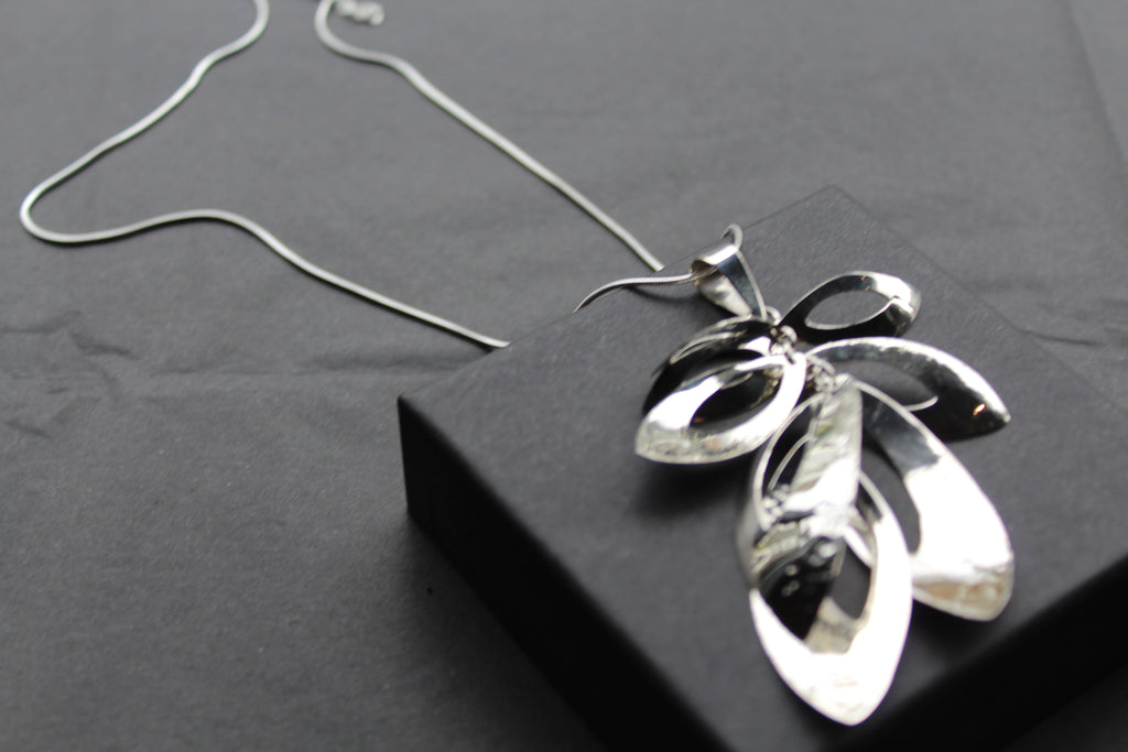 Tumbling Leaves Silver Pendant with 18-20" Chain