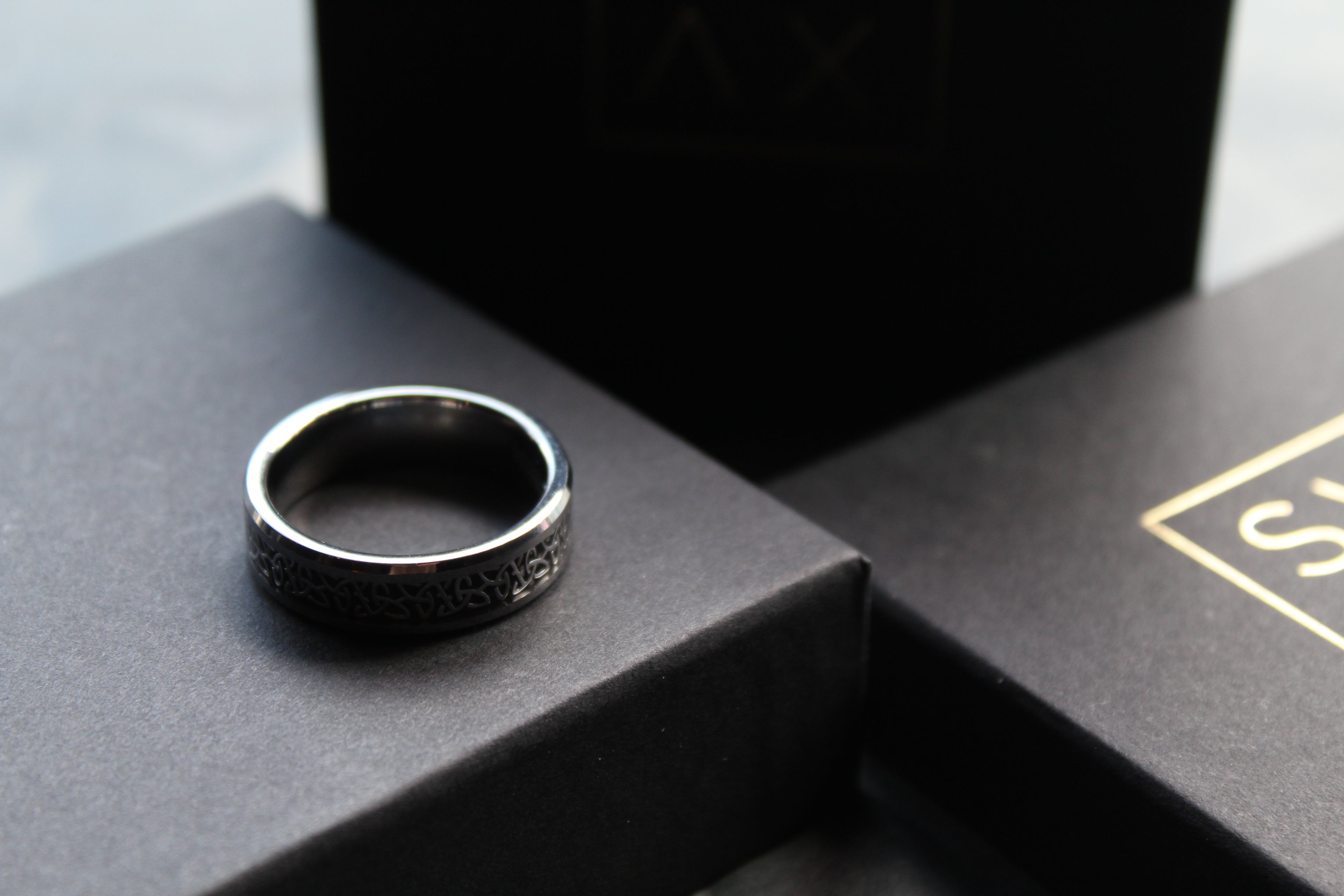 Tungsten & Black Carbon Inlay Celtic Ring