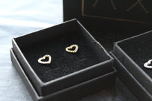 Load image into Gallery viewer, Twisted Open Heart Studs
