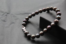 Load image into Gallery viewer, Unisex Black Fresh Water Pearl Bracelet
