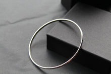 Load image into Gallery viewer, Unisex Thin Hammered Silver Bangle
